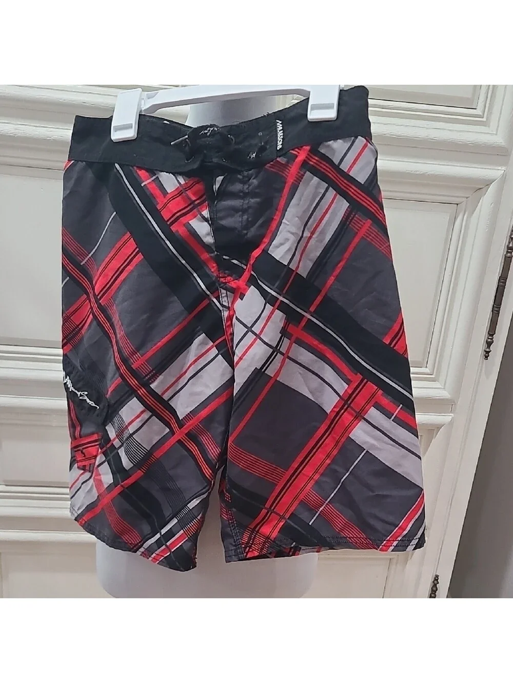 Maui And Sons Black and Red Plaid Swim Shorts Size 14 Boys.